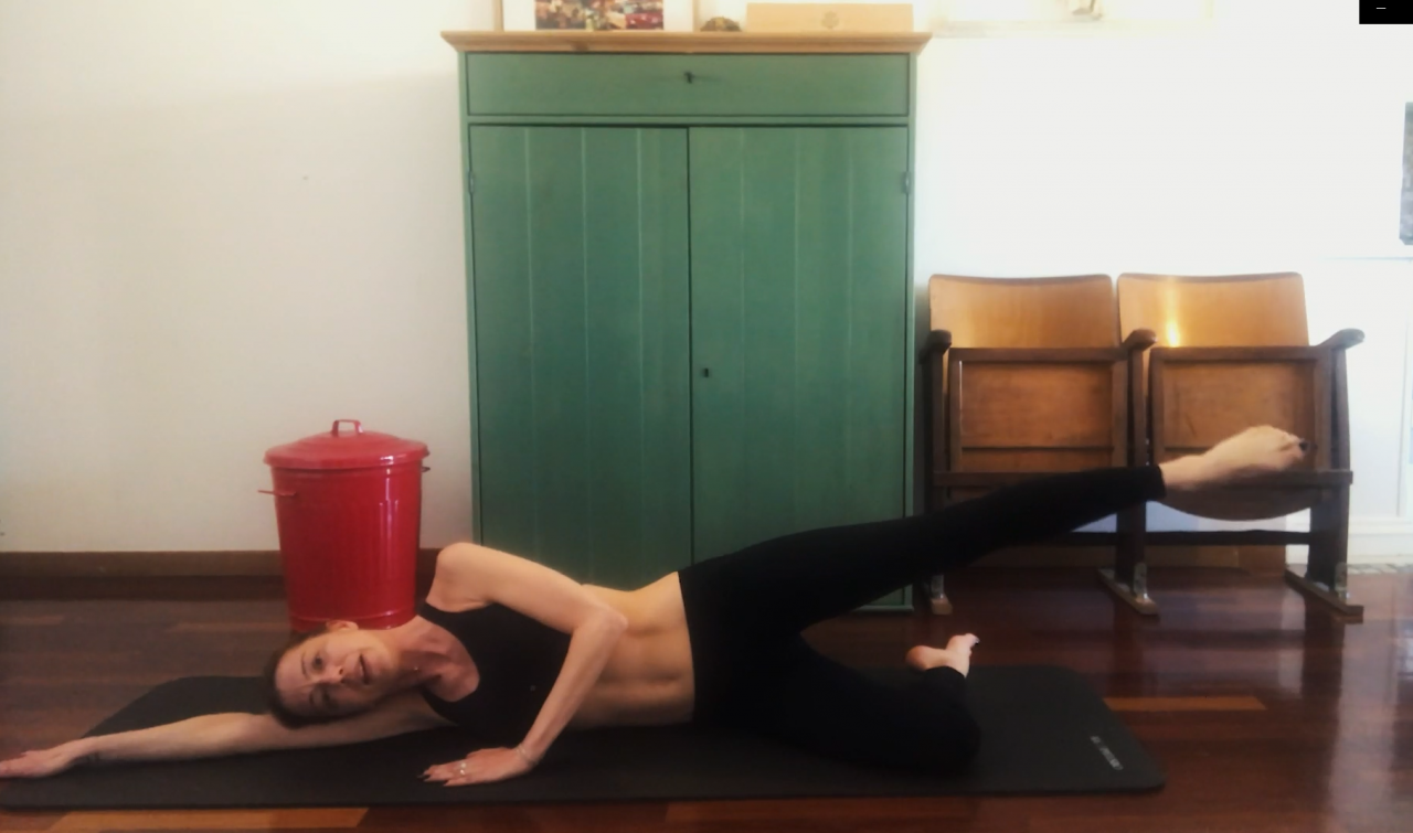 Per tenersi in forma, il pilates da casa VIDEO