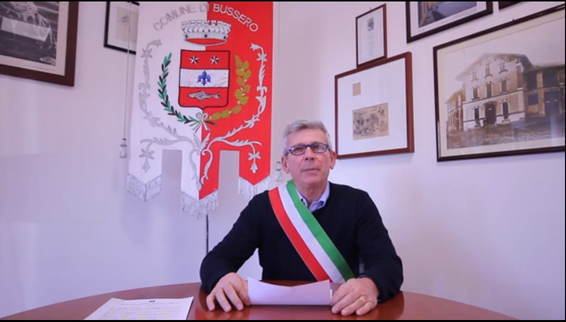 Lombardia zona rossa il sindaco di Bussero lancia l’appello: “Non uscite” VIDEO