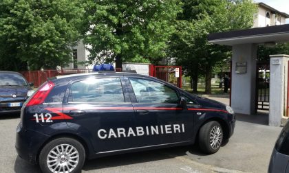 Tenta di strozzare un carabiniere intervenuto per sedare una lite in famiglia: arrestato