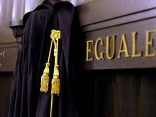 Strangolò e uccise la moglie: condannato a vent’anni