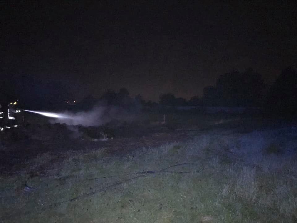 Cambiago, spento nella notte un vasto incendio nei campi che minacciava Torrazza