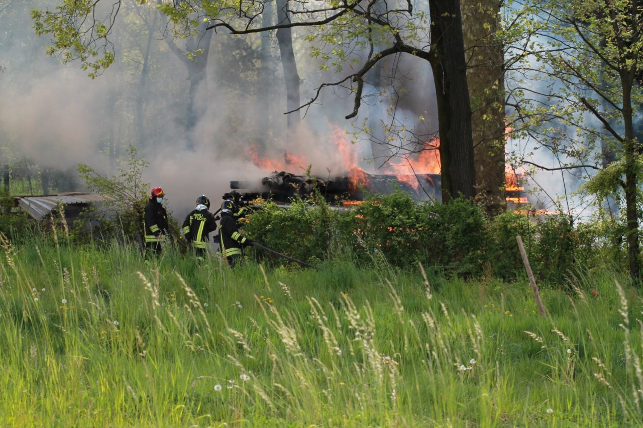 Incendio sulla Cerca a Gorgonzola: fermata una persona FOTO E VIDEO