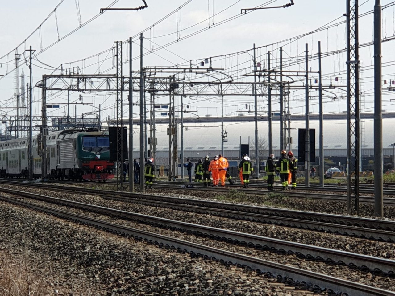 Schiacciato da un treno a Pioltello FOTO