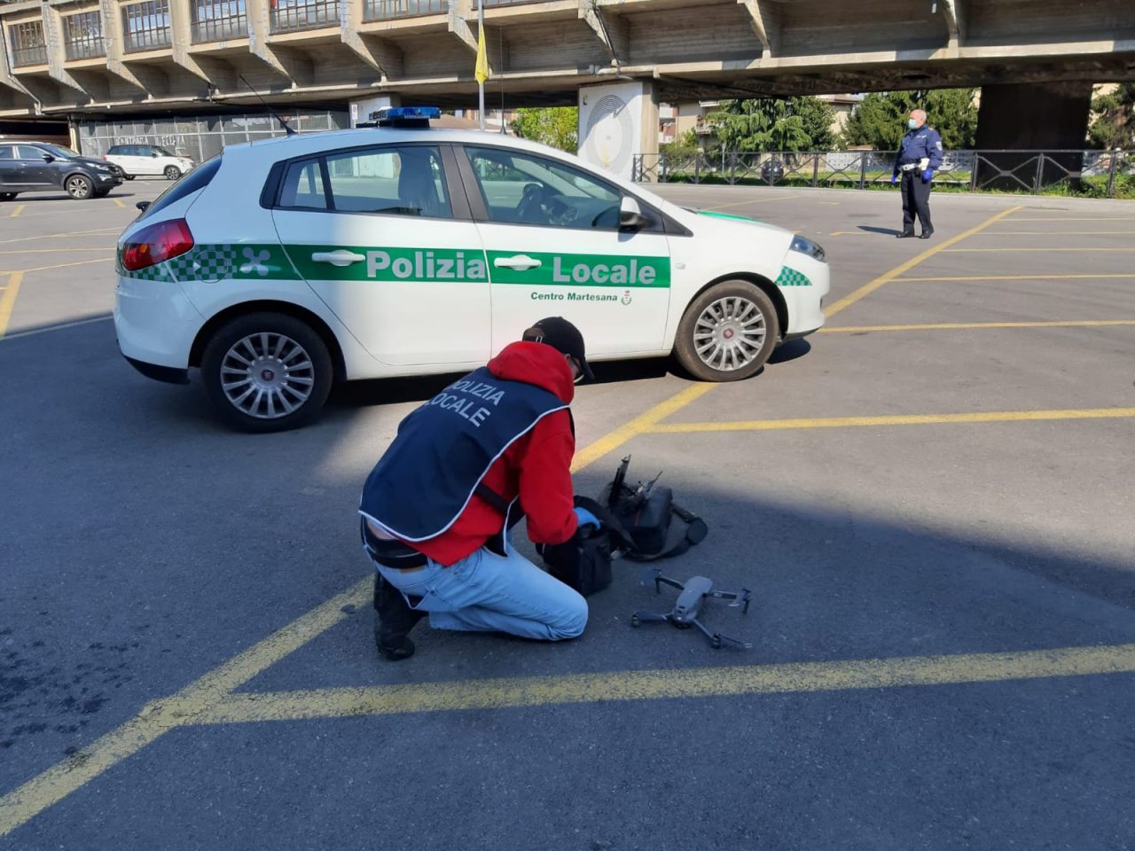 Scaricavano rifiuti abusivamente a Cassina de’ Pecchi, colti sul fatto dai vigili