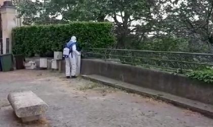Emergenza Coronavirus, a Cassano sanificate panche, corrimani e la piattaforma ecologica VIDEO e FOTO