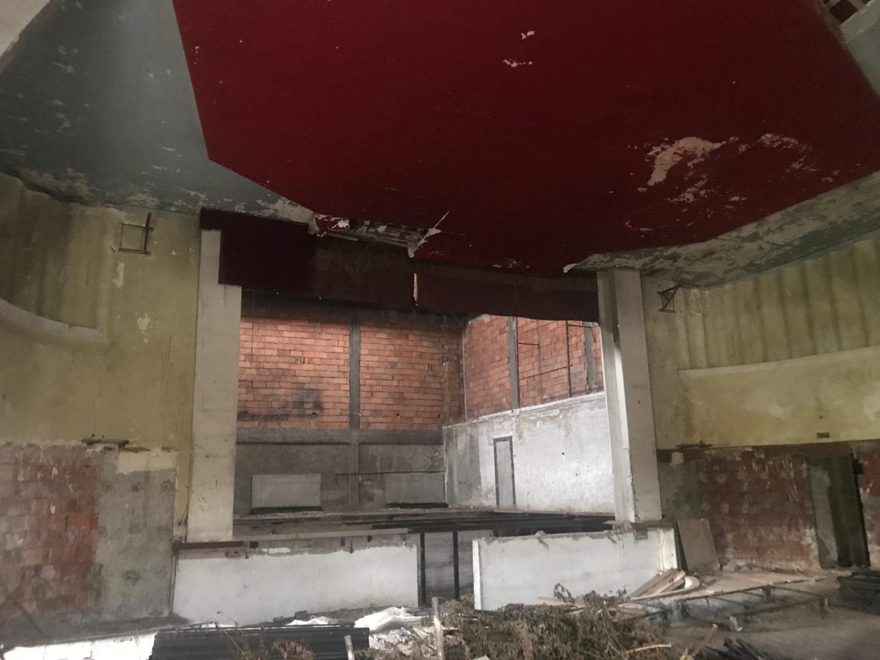 L’ex Cinema Giardino ha le ore contate FOTO