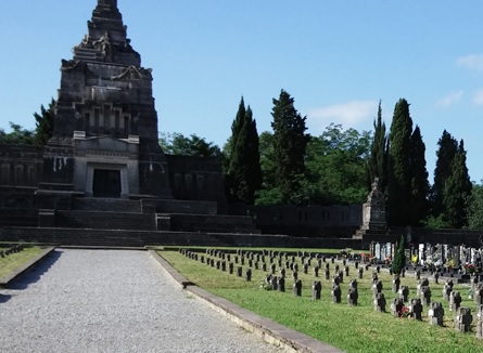 A Capriate riaprono i cimiteri un giorno a settimana