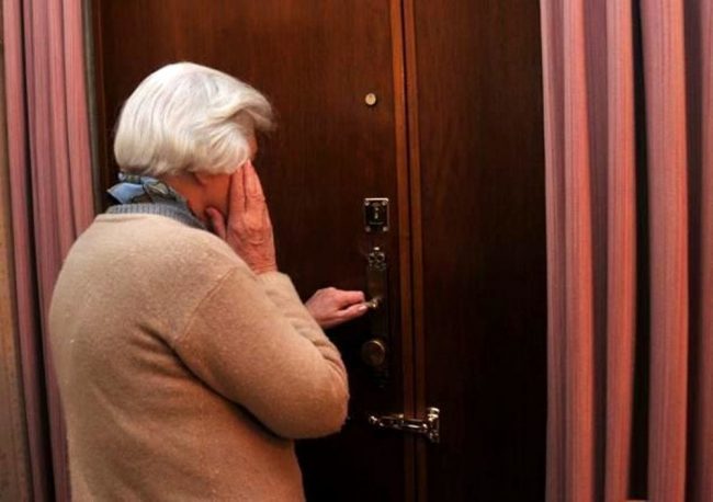 Truffe porta a porta agli anziani, la consigliera comunale lancia l’allarme: “Fate attenzione e denunciate”