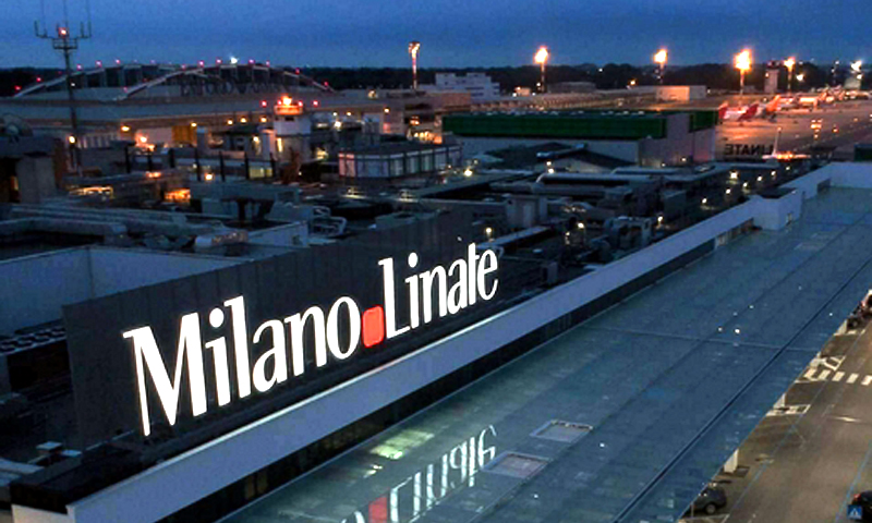 Cade dal secondo piano del parcheggio a Linate, 32enne ricoverato