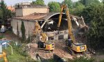 Le spettacolari immagini della demolizione dell'ex Cinema Giardino FOTO
