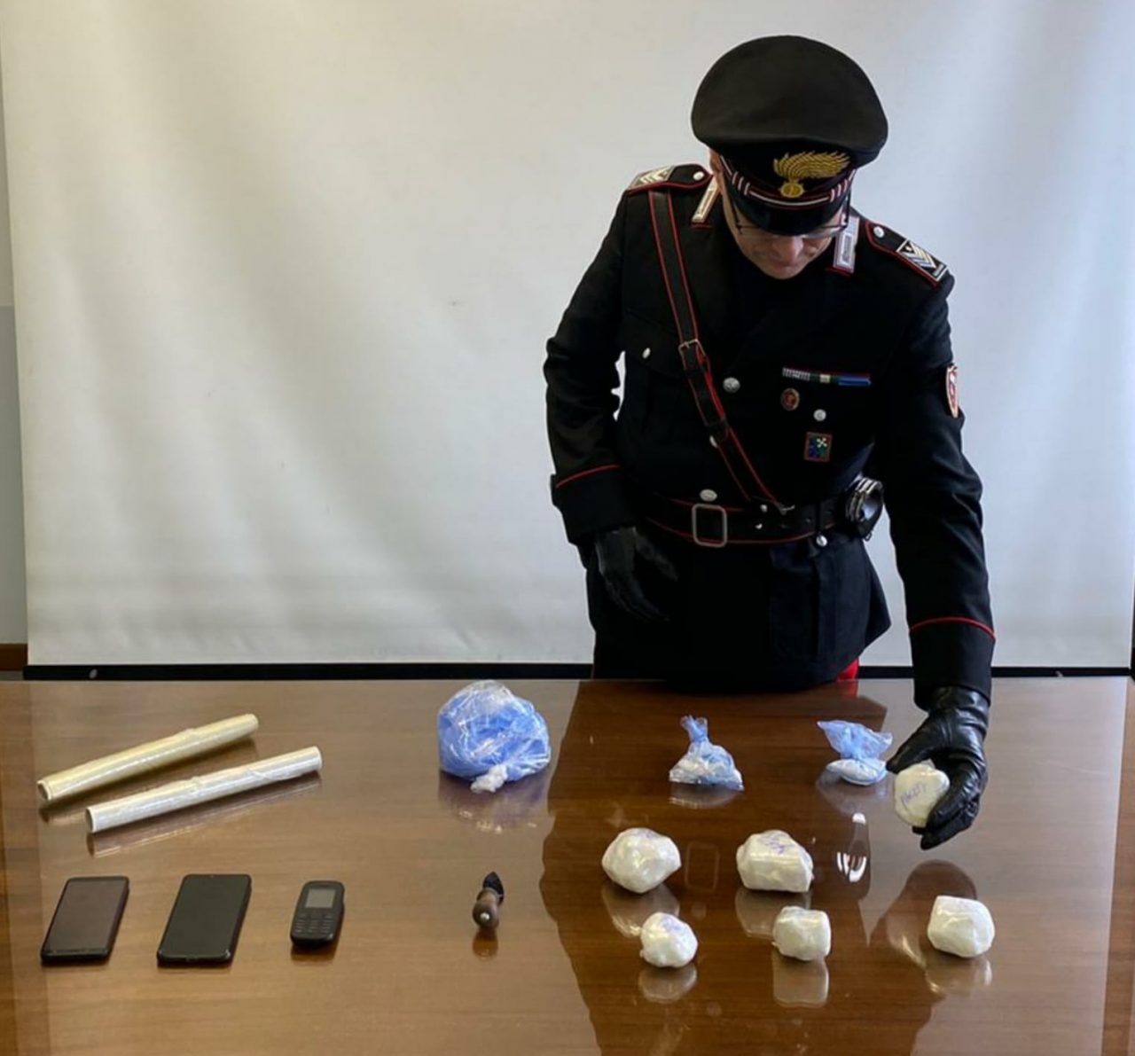 Nascondeva in auto 520 grammi di cocaina