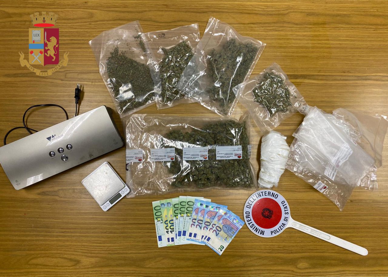 Droga anche nel congelatore: arrestato spacciatore 31enne