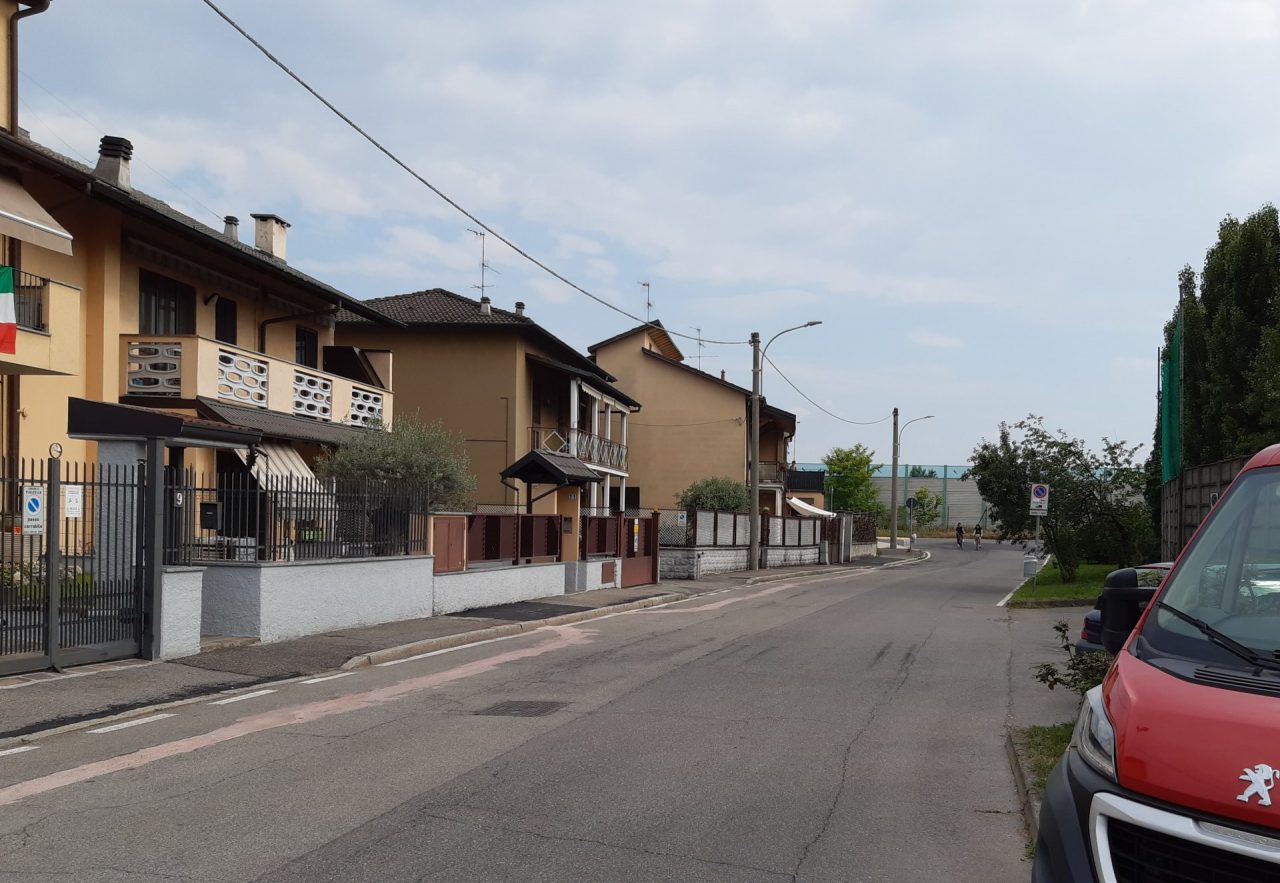 Bimbo di tre anni accusa un malore, ambulanza in via Rossini a Pioltello