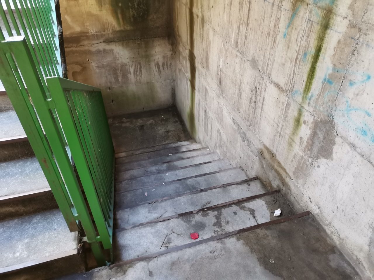 Liberato dai senzatetto il parcheggio “vip” di Cernusco sul Naviglio