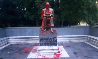 La statua di Indro Montanelli imbrattata: "Razzista   stupratore"