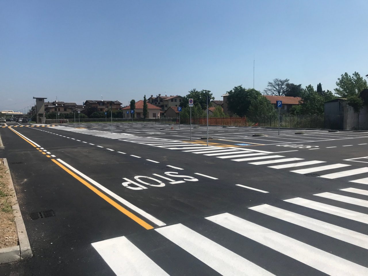 Pozzo, apre il parcheggio di via XXV Aprile (con polemica)
