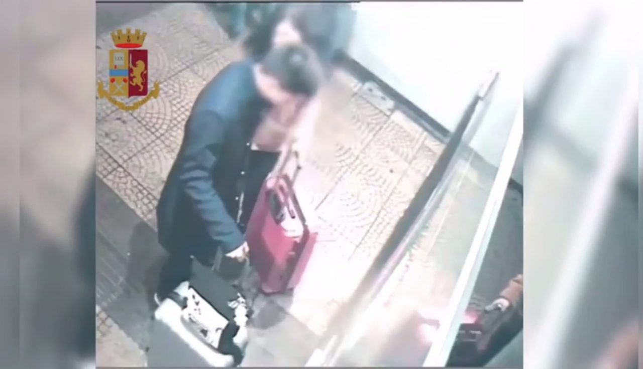 Banda dedita ai furti sui treni smascherata dalla Polfer. Ecco come agivano VIDEO
