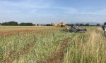 Fuori strada e ribaltato con l'auto, arrivano l'elisoccorso e i pompieri FOTO