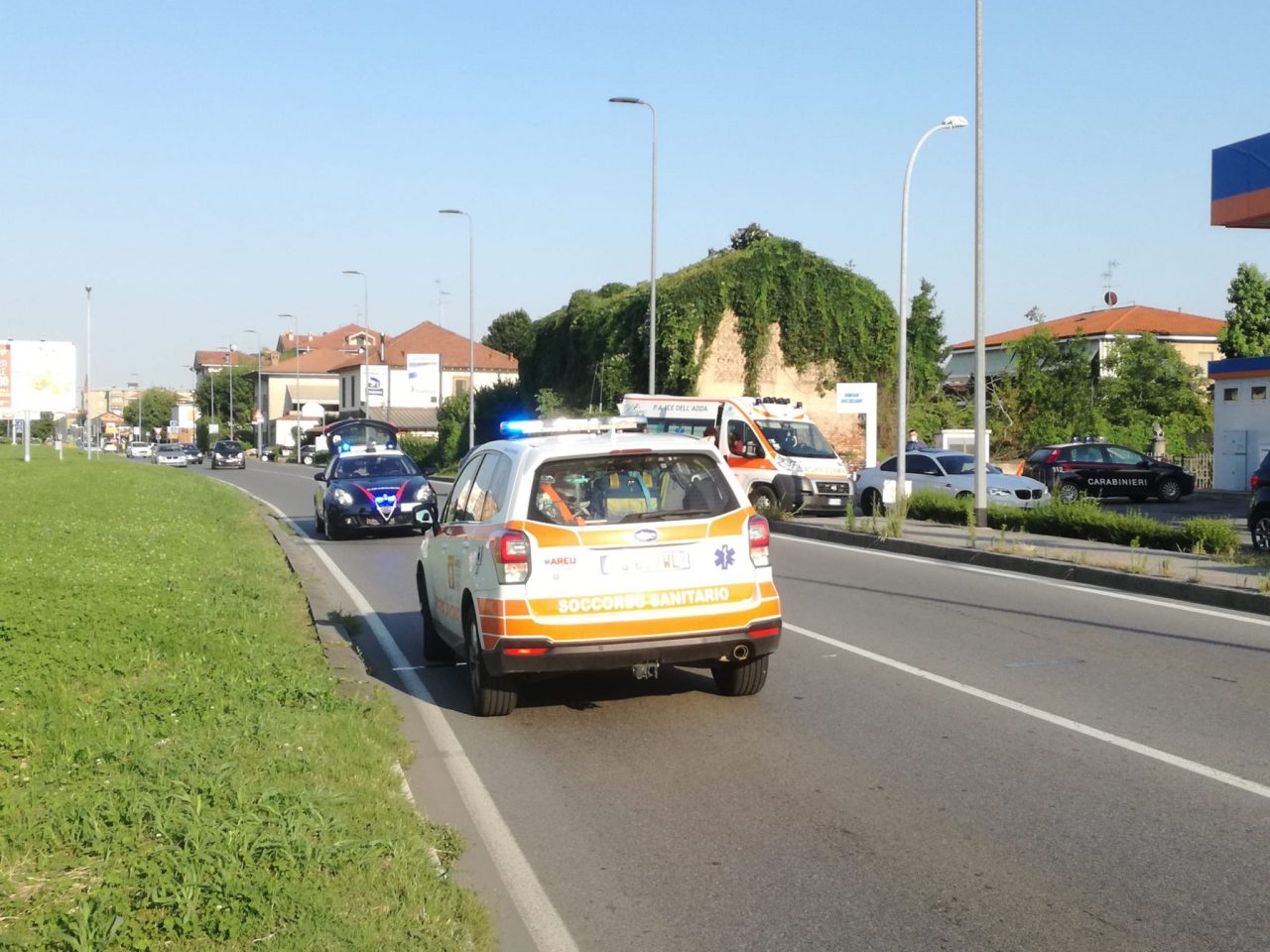 Moto va contro un’auto, una ragazza finisce in ospedale FOTO