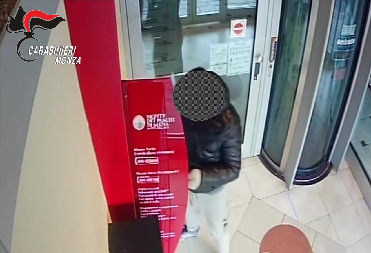 Ladro seriale di borse arrestato dai Carabinieri