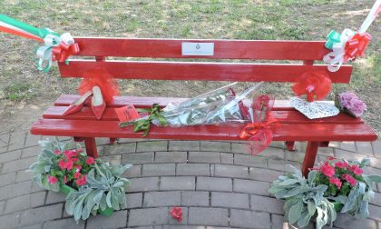 Una panchina rossa in ricordo di Alessandra Cità