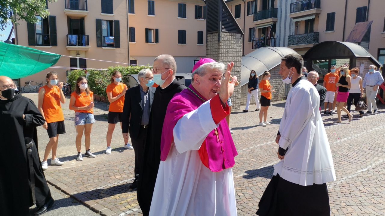 prima messa don LUca raimondi nuovo vescovo a cernusco sul naviglio