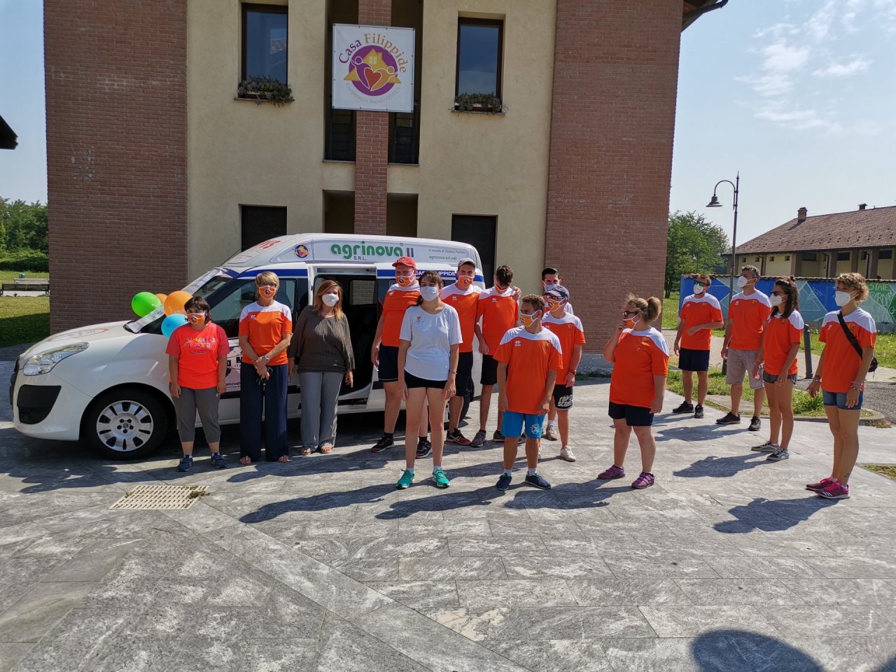 Un furgone gratis per aiutare i ragazzi con handicap | FOTO E VIDEO
