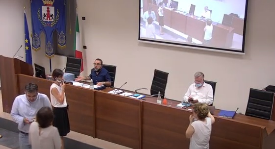 A Gorgonzola la maggioranza traballa