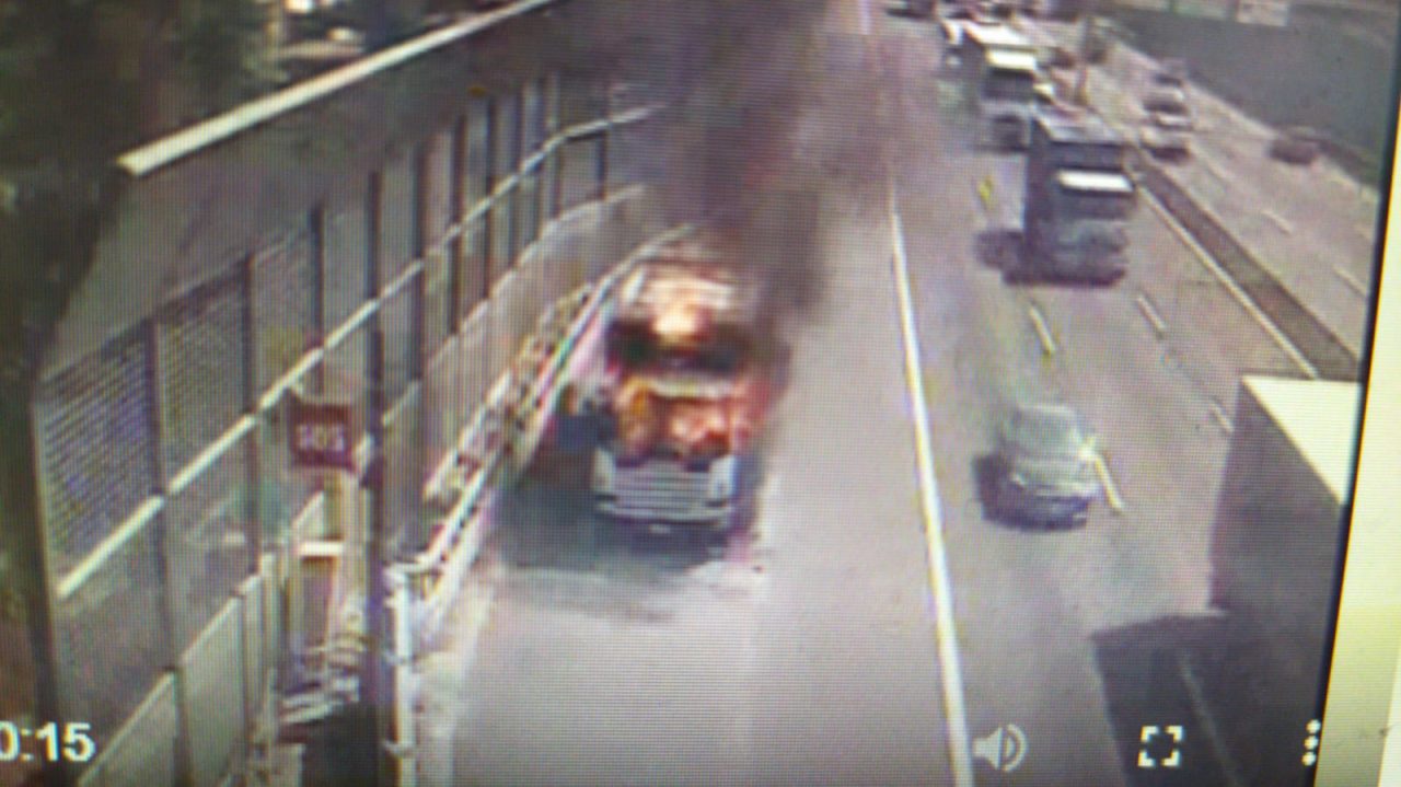 Mezzo pesante in fiamme sulla A4 FOTO