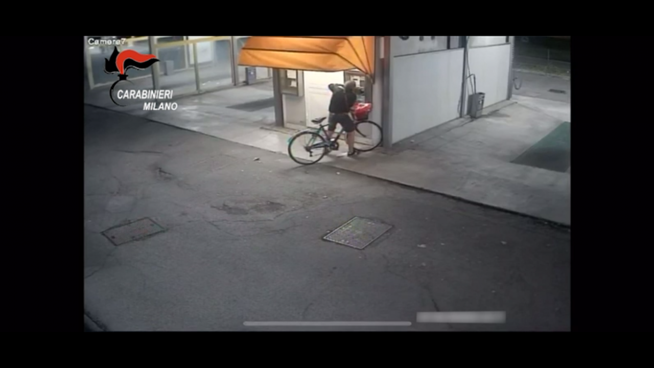Tenta di svaligiare un autolavaggio: arrestato dai Carabinieri VIDEO