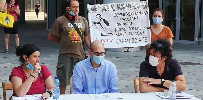 Consigliere regionale insieme ai Carc col cartello “Fontana assassino”. E’ bufera