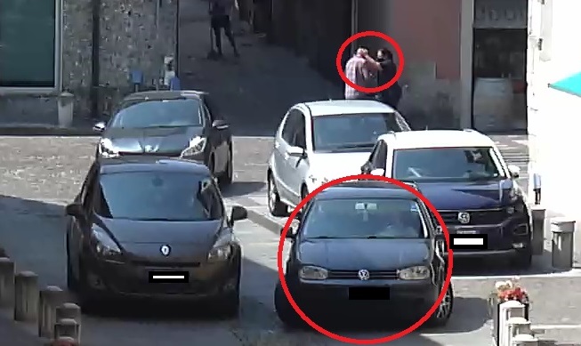 Le videocamere funzionano: beccate le furbette dei rifiuti e una scippatrice FOTO