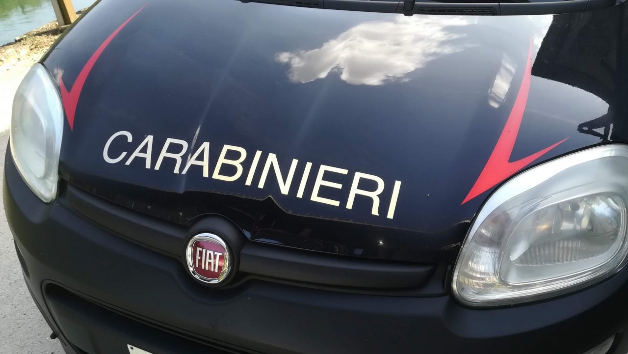 Finto impiegato di banca svuota il conto corrente di una coppia