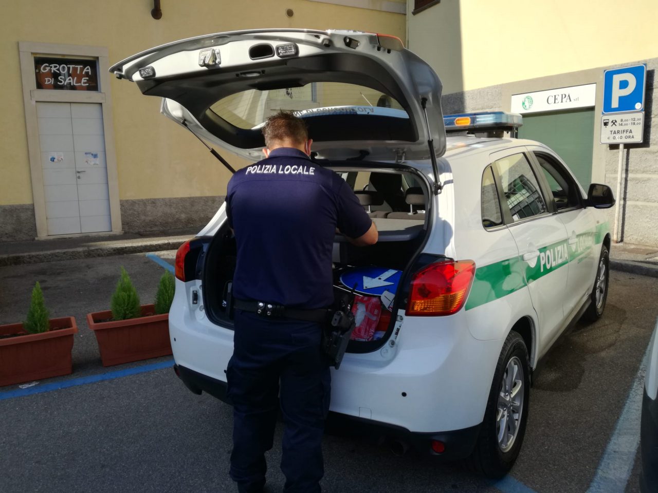 Ciclista investito da un furgone, in ospedale in codice rosso