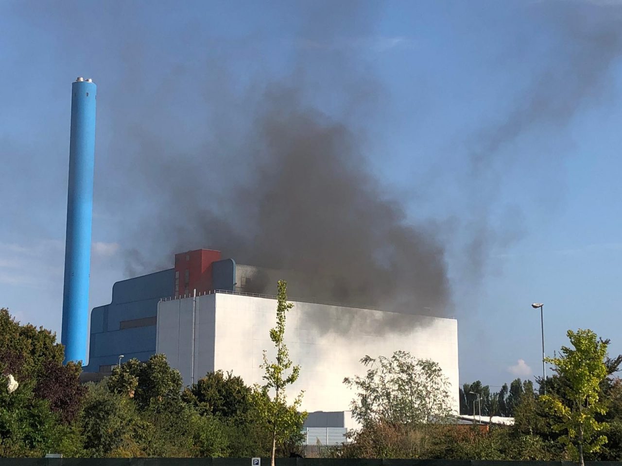 Nube di fumo al termovalorizzatore di Trezzo
