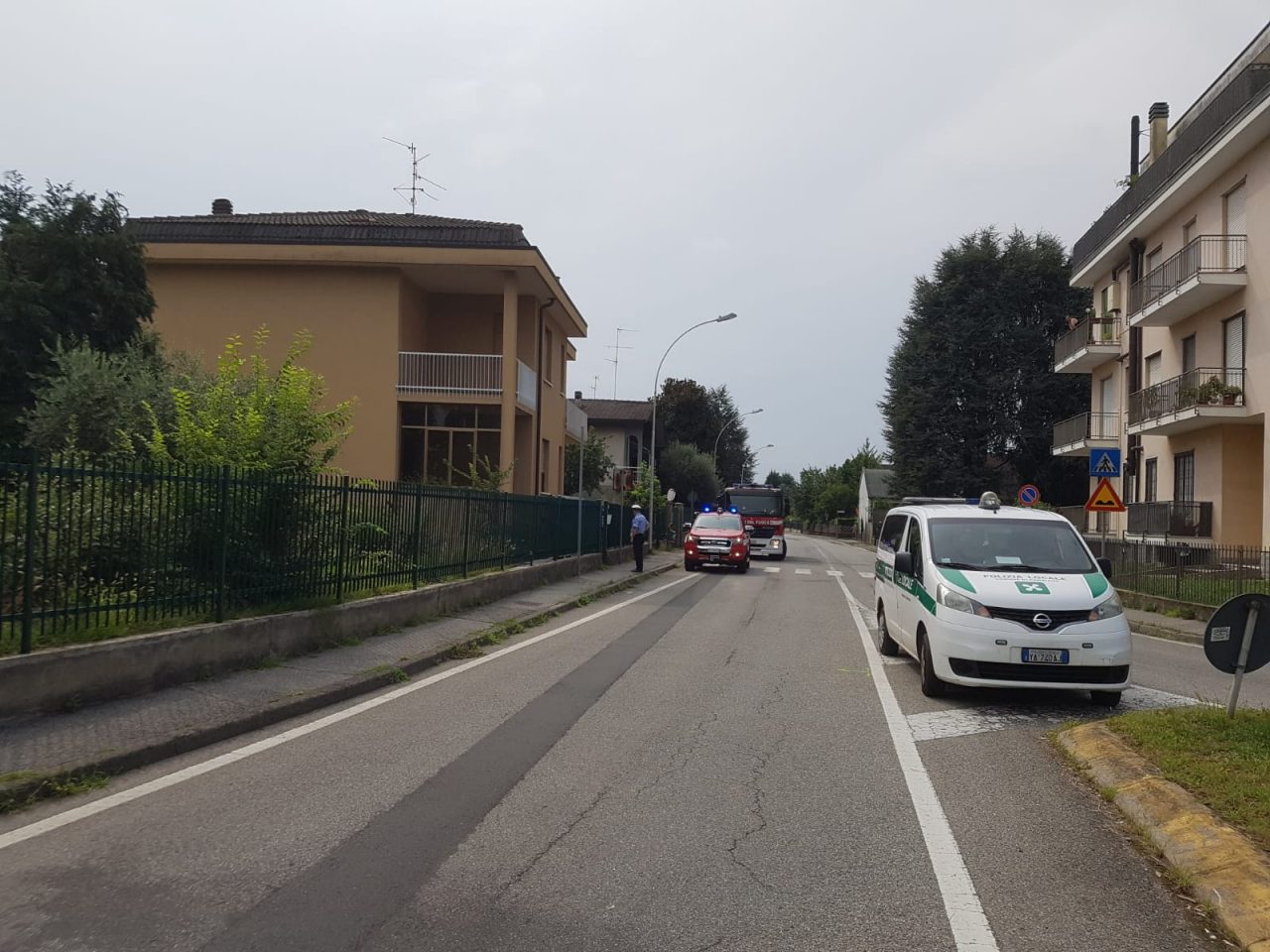Anziana sola in casa chiede aiuto, i vicini sentono le urla e allertano i soccorsi