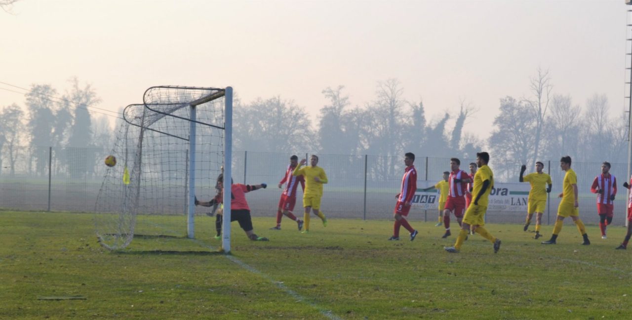 Fischio d’inizio per i campionati di calcio. Ecco le sfide della domenica