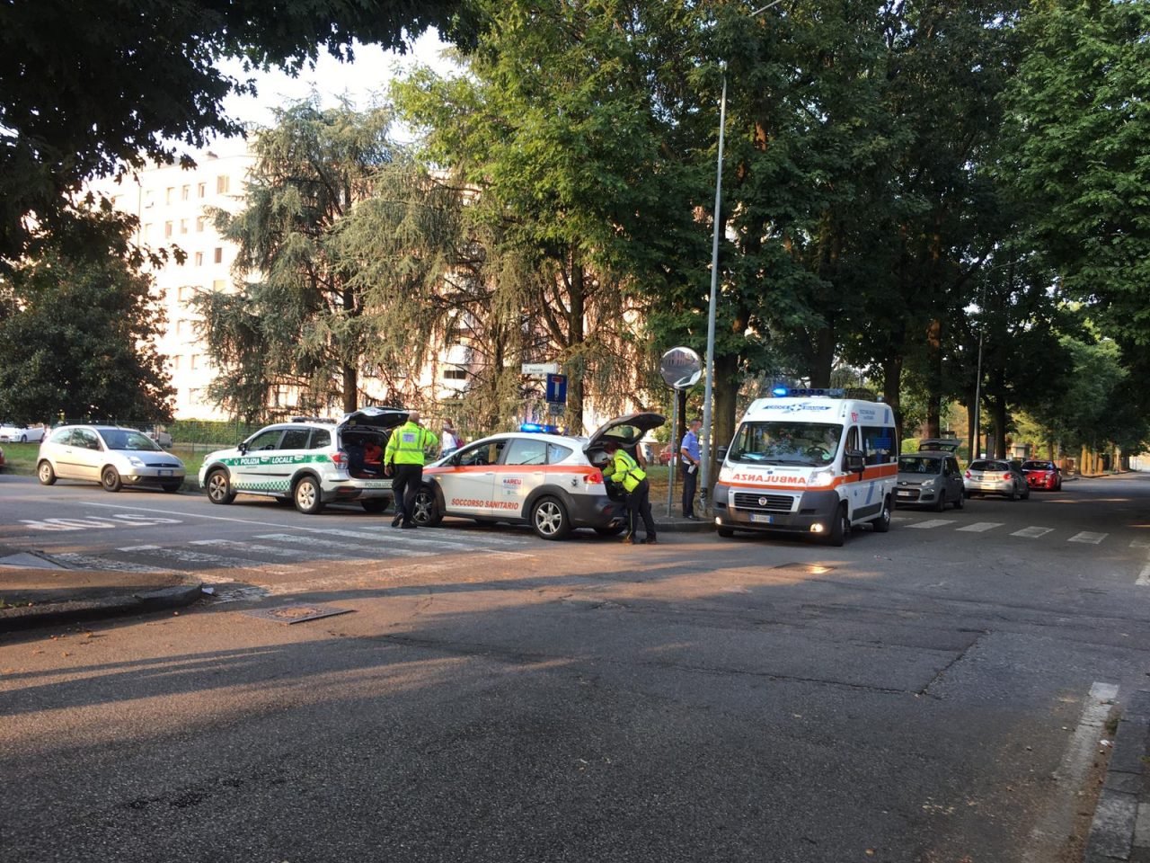 Incidente a Brugherio, 13enne investito