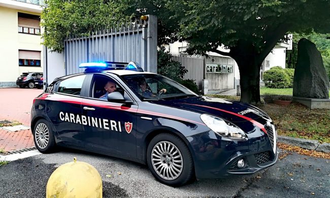 Il figlio di tre anni salva la mamma picchiata dal papà