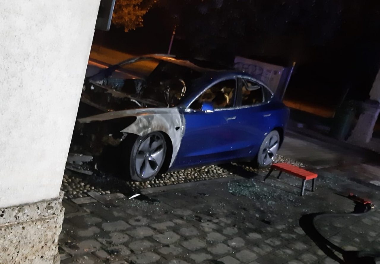 incendio tesla brugherio web