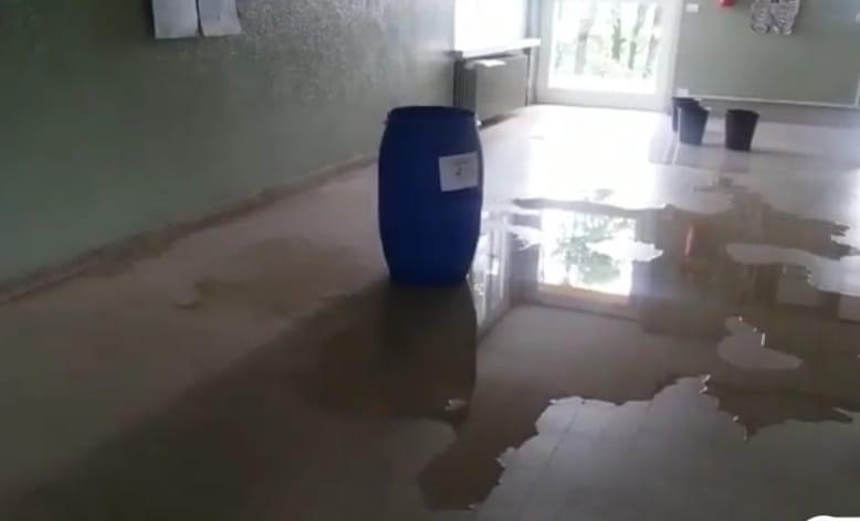 Sopralluogo di Ats nella scuola che “fa acqua”