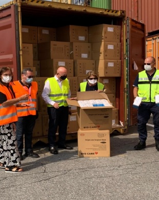 Sdoganate rapidamente a Melzo 2 milioni e mezzo di mascherine e 50mila camici