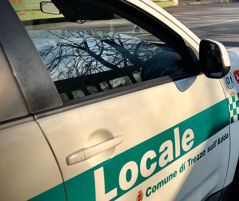 Ambulanti senza mascherina sul mercato, sanzionati in tre a Trezzo
