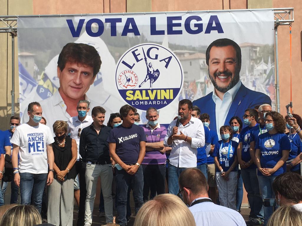 Salvini in piazza a Cologno per tirare la volata finale al sindaco Rocchi, bagno di folla