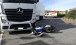 Incidente tra moto e camion, centauro in ospedale FOTO