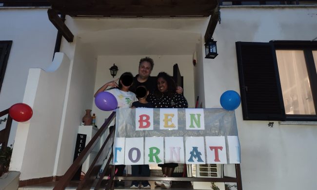Intrappolati per due mesi in Sicilia, sono finalmente tornati a casa
