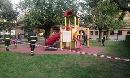 Bambino di 6 anni soccorso al parco giochi da ambulanza e pompieri FOTO
