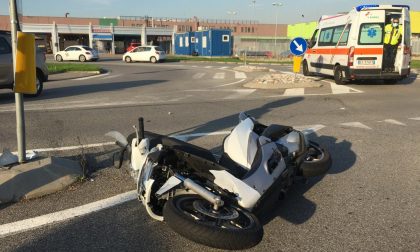 Scontro tra auto e moto, soccorso scooterista FOTO