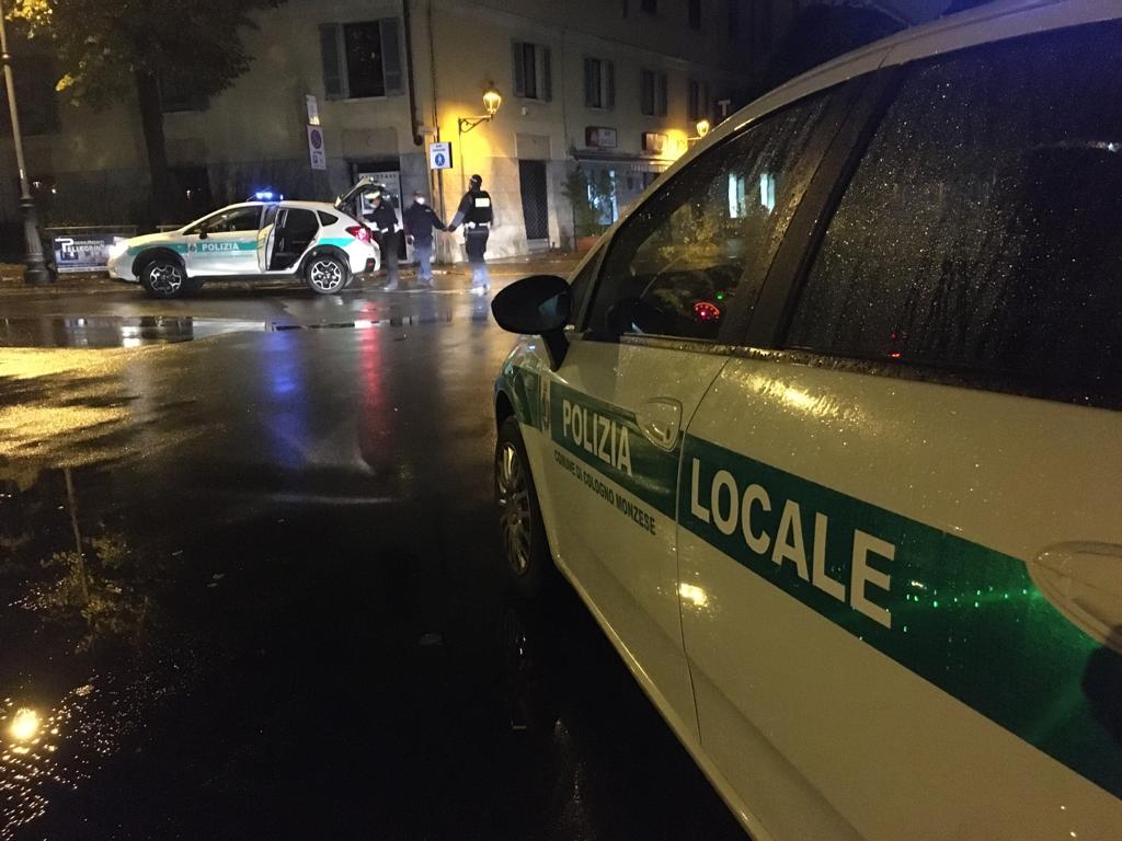 Senza patente e con l’auto sequestrata: la Polizia Locale lascia a piedi un 40enne