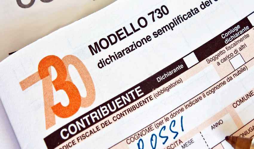 Il “re dei Caf” indagato per ‘Ndrangheta con una “vetrina” in biblioteca